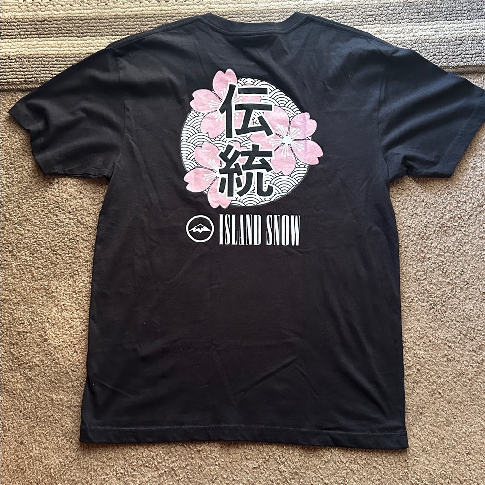 Island snow t-shirt